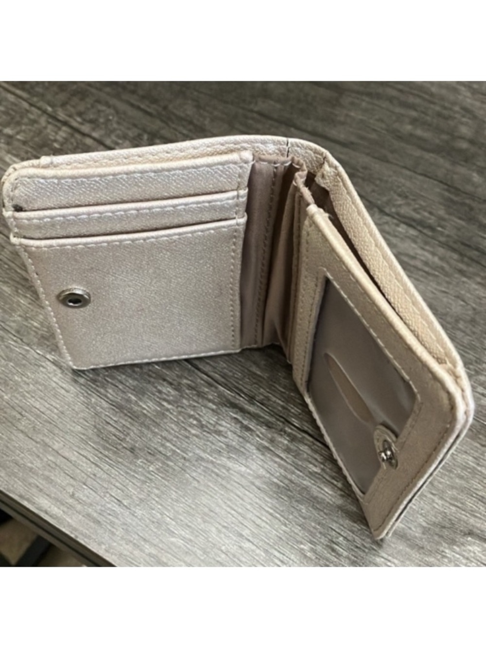 Metallic Compact Bifold Wallet w/ Snap closure, RDIF Blocking, Zipper coin purse - Picture 3 of 8